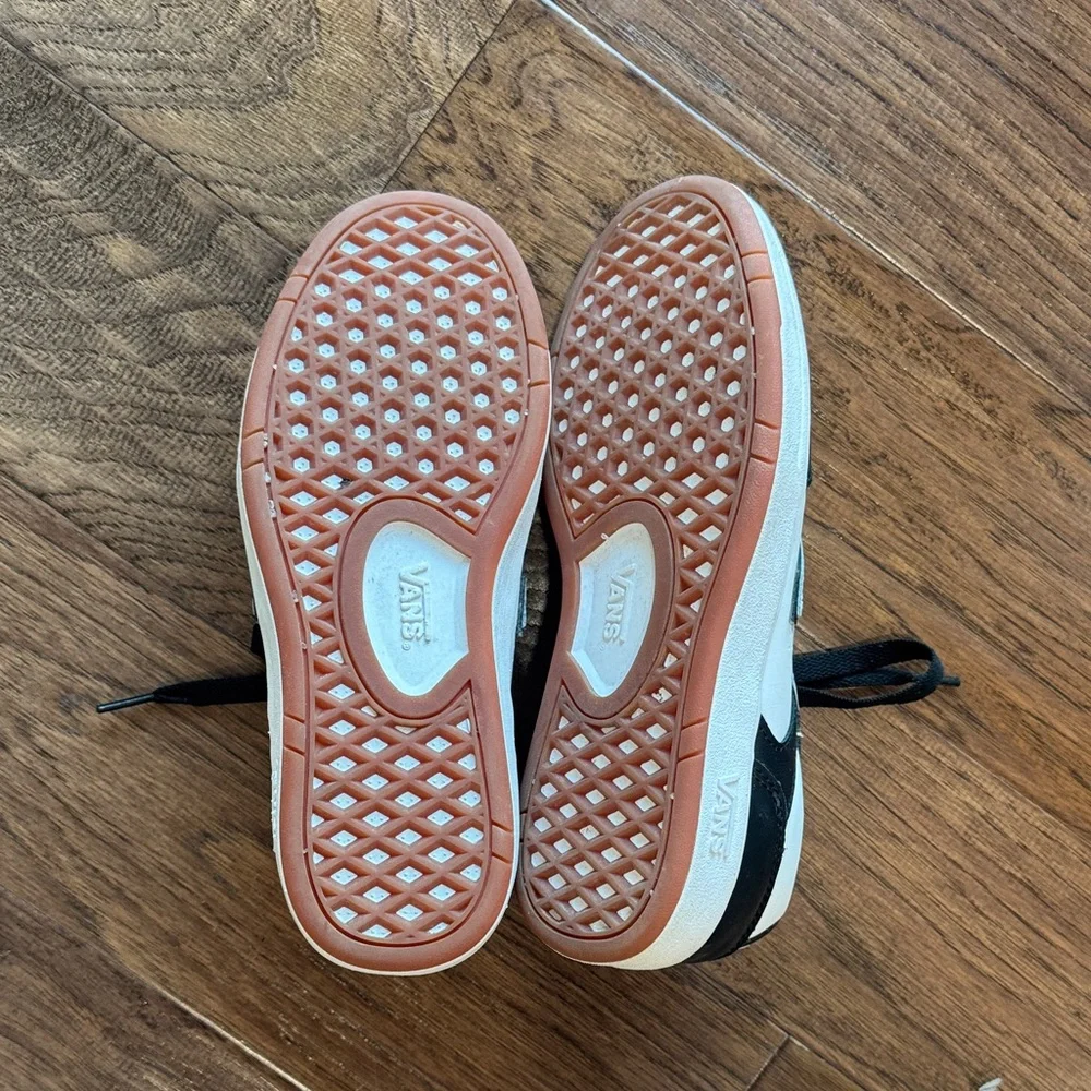 Vans Men's Classic Black and White Sneakers - Picture 3 of 4